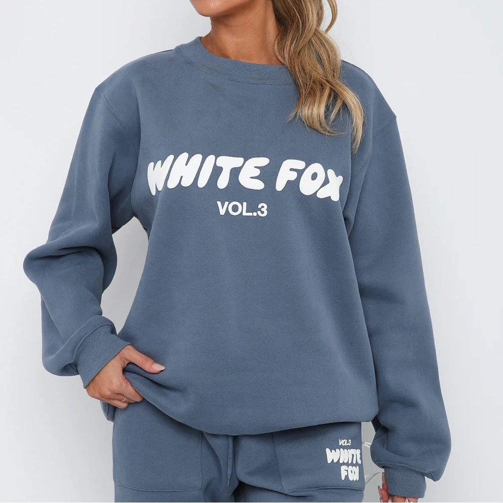 White Fox Boutique Blue Graphic Crewneck Sweatshirt